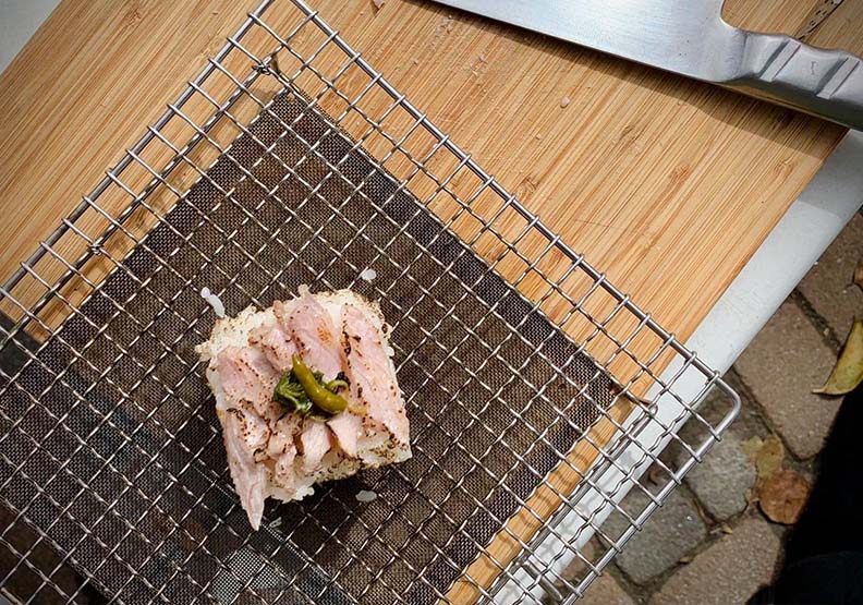 台東版炙燒握壽司吃生肉？阿美族青年用日本魂創新原民傳統料理