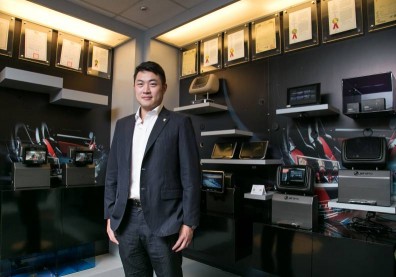 一手爛牌照樣逆轉勝！凱銳躋身汽車後座娛樂系統霸主