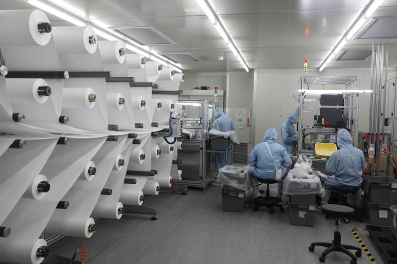 普瑞博成功打造台灣第一條自動化減白過濾器產線，成為全台首家握有減白器製作技術的廠商。 