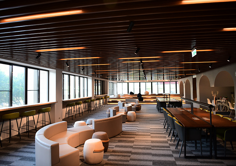 宏普享讀書房。