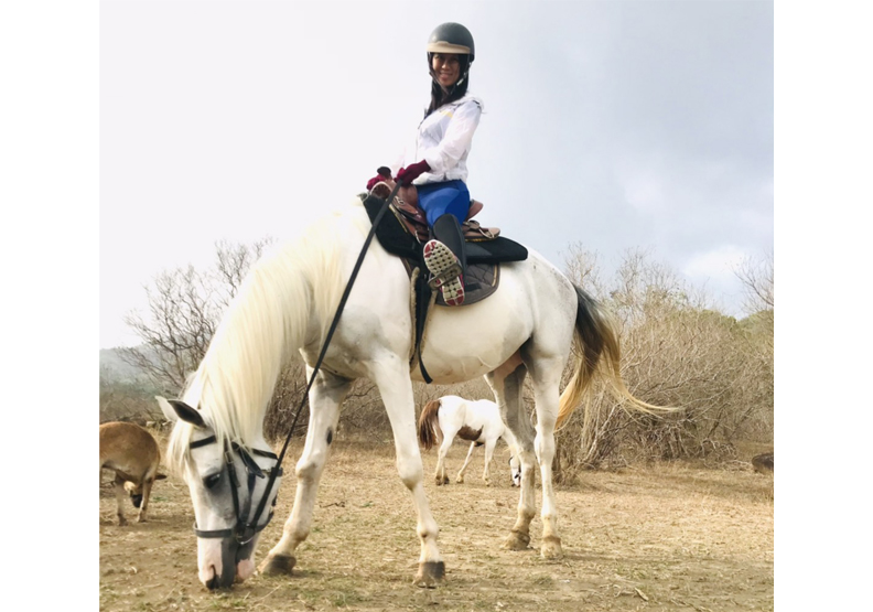  身為國泰人壽二代的劉珈君，憑藉不服輸與認真勤勉的個性，讓她業績一路往前衝，更因為善用數位行銷為自己創造出一番事業。