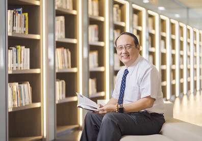 宛如誠品、化身蔦屋！屏科大圖書館 翻轉閱讀、激盪創想