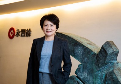 永豐餘不傳何家，傳給「她」！新董座劉慧瑾何許人也？