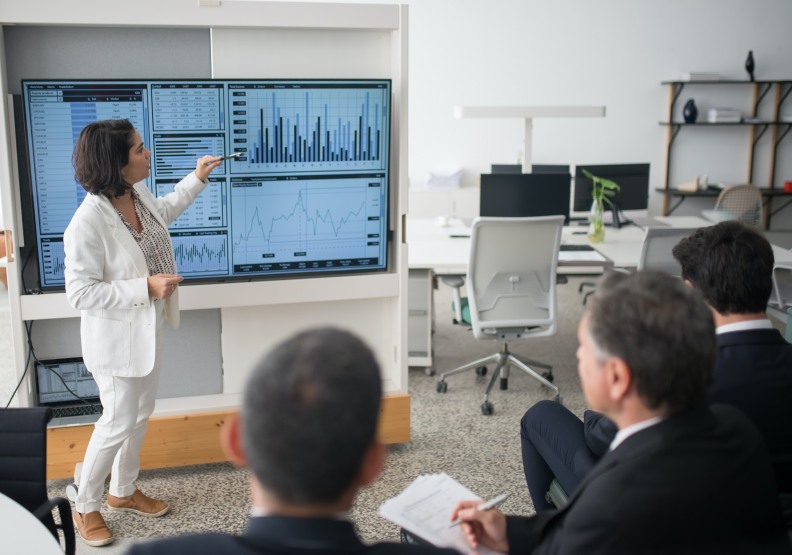 以半導體產業來說,18~24個月就翻新一個世代,僅為情境配圖。圖片來自pexels