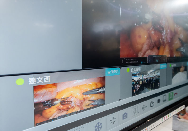 醫療科技展現場展示達文西手術。總統府提供