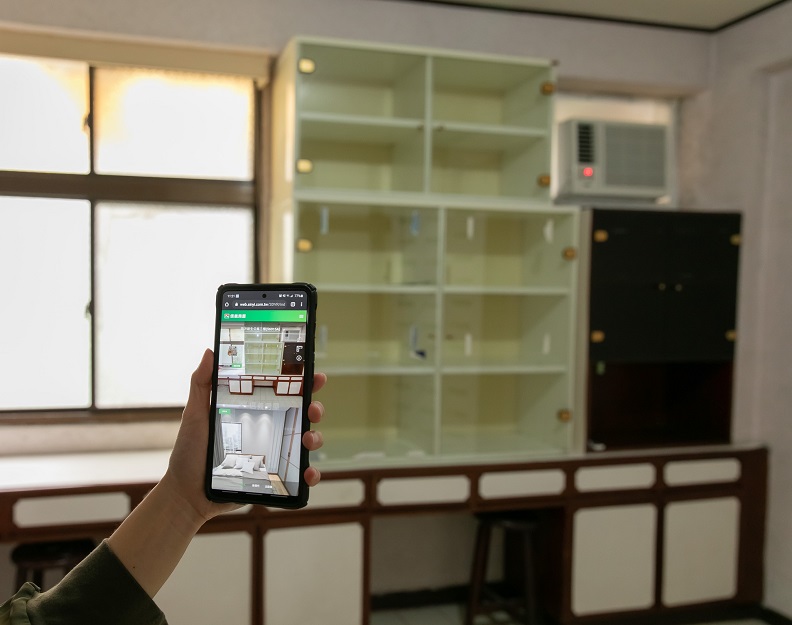 信義房屋「DiNDON智能賞屋」,讓你在家就能看屋,還能一鍵變換風格。