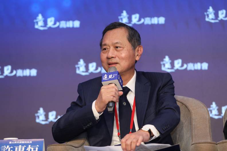 台灣糖尿病權威、國衛院副院長許惠恒就遇到不少病人,回診時把ChatGPT的回應拿來跟醫師討論。張智傑攝