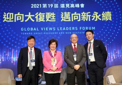 家族傳承不靠說教，靠放低姿態溝通