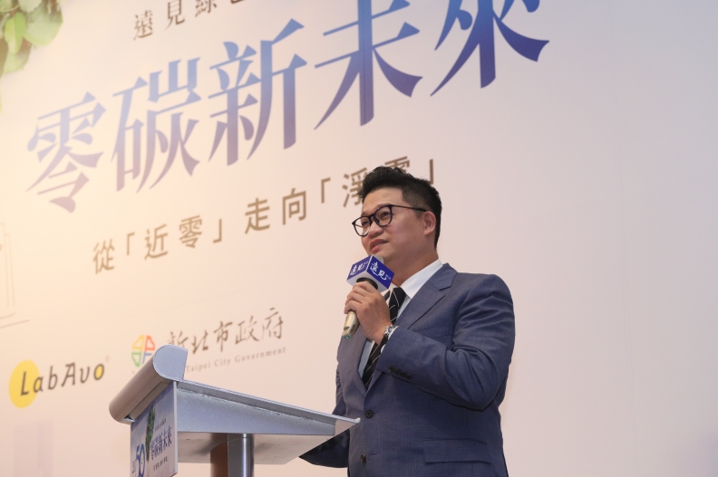 優克美有限公司創辦人陳冠杰表示,降低生活中發霉風險,就能減少物品因為二次採購重新製造所產生二次碳排問題。