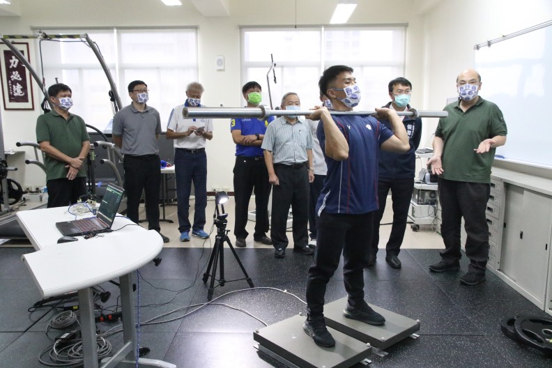 透過運動科學輔助,提升運動選手表現成效,圖為高雄市籍的2020東京奧運舉重國手高展宏。