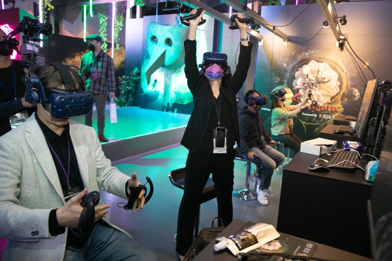 TCCF未來內容展展覽現場，呈現許多文化與科技領域共創之虛實整合展演內容。