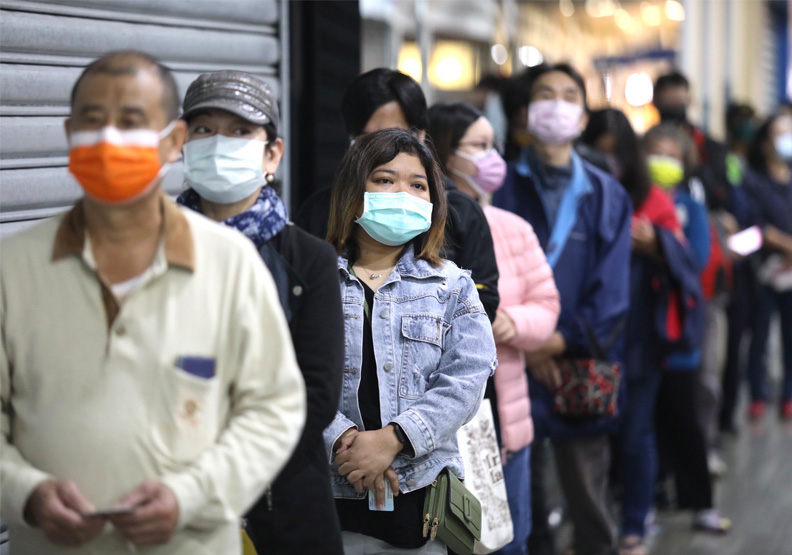 12月9日新增1例本土病例,讓本土零確診破功。疫情不穩定的時刻,民眾只要持續戴口罩、勤洗手、實名制等防疫原則,無需過度焦慮。張智傑攝