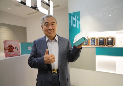 誠研董事長黃健華67歲病逝，妻女殷非凡、黃茯是否接棒受矚目