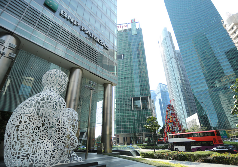 不少外商在香港的辦公據點紛紛移往新加坡。張智傑攝
