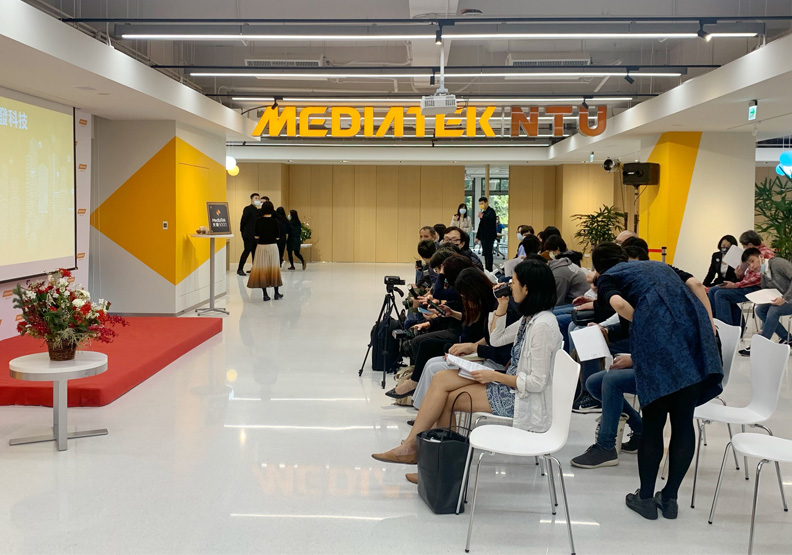 這次分享會在台灣大學校園舉行，新落成的學新館由聯發科共同贊助。羅之盈攝