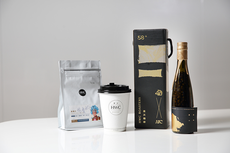 成立不過5年,黑沃咖啡卻先後成為總統專機指定飲品以及第58屆金馬獎貴賓伴手禮,成果亮眼。