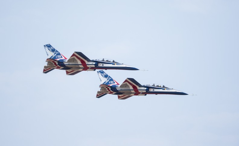圖/漢翔第1架量產型的「勇鷹高教機」已飛交台東志航基地,第二架編號1102的量產機也將提供,完成今年小批量生產交機兩架的任務。(照片:漢翔航空工業提供)