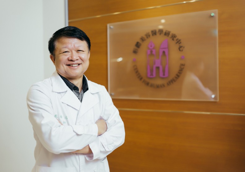 圖 / 台大醫院整形外科戴浩志主任。