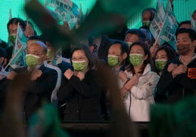 2022年最新民心動向調查：44％民眾對經濟有信心，逾半民眾無意上戰場