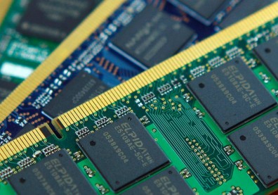 曾是「差點跳海」產業，記憶體台廠絕處逢生啟示錄