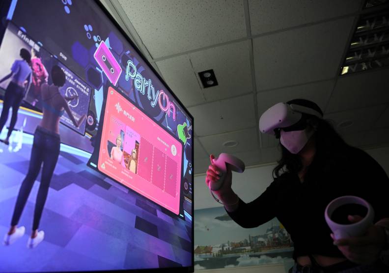 PartyOn打造音樂元宇宙，只要戴上VR設備，就能與好友在虛擬世界K歌、同歡。