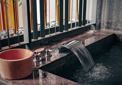 寒流瘋泡湯、泡溫泉？醫：３族群藏致命危機，別挑戰三溫暖或桑拿