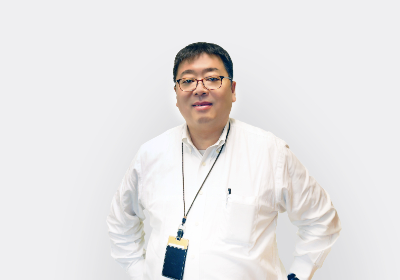 圖/羅傳璽分享「緯謙專注提供創新性雲端服務，同時為客戶量身打造垂直產業雲端解決方案，加速數位轉型。」