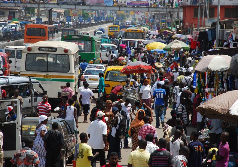 迦納的生活並不富裕,買房是許多人不敢想的奢望。Pixabay