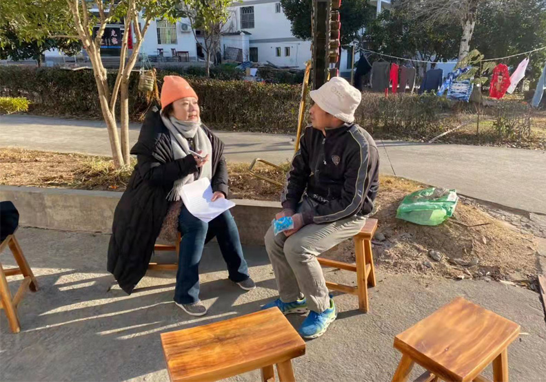 與當地村民進行交流,將心比心的理解他們的心情也是團隊在實踐創生的工作中,很重要的過程。福建橙翔文化旅遊發展有限公司提供