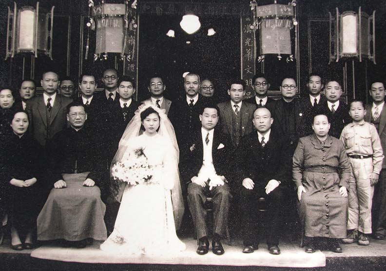 姜麗芝與廖運潘結婚照，姜惠琳提供。