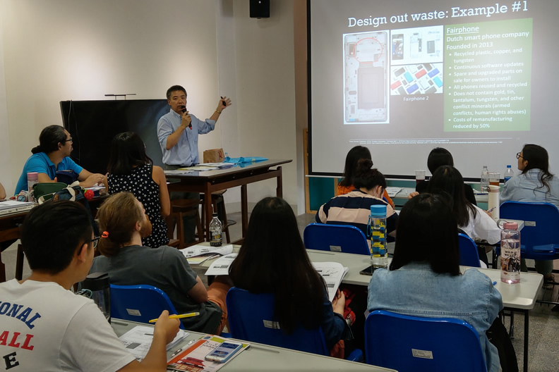 成大目前已有60%專任教師具備英語授課能力,各院系開出的全英語課程比例也大幅增加。(成大提供)