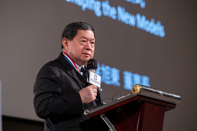 遠東集團徐旭東董事長以「創造新模式Shaping the New Models」為題進行專題演講。