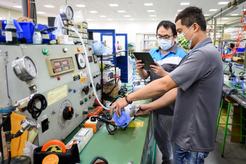 經由數據分析岩田漢弓公司的效能和產值只達到70%,導入數位轉型可以進一步提升。