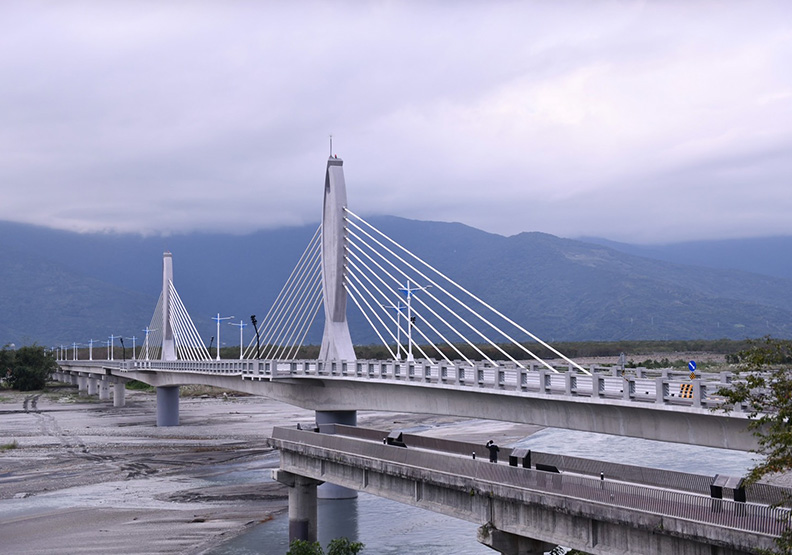 第二代箭瑛大橋，花蓮縣政府提供。