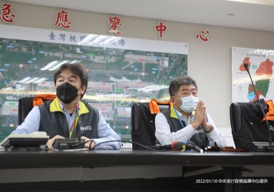 桃機採檢新規首日「5航班17人確診」！王必勝：陽性率相當的高