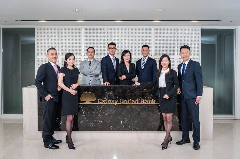 國泰世華私人銀行團隊,以專業與完整集團優勢陪伴客戶永續傳承。