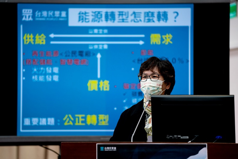 在環保永續議題上不遺餘力的立委蔡壁如,希望透過「永續台灣經濟論壇」,讓大家注意環保議題,這個台灣無法迴避的真實問題。