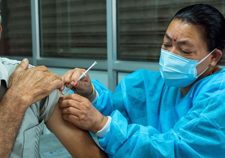 疫苗雖然不一定能防止染疫,但卻能避免重症。un.org