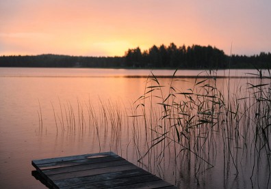 世界最殘酷的不是讓人絕望，而是時間一直流逝，我們仍在執著