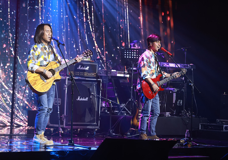 2022年尾牙請來多組表演嘉賓,例如演唱團體動力火車大秀特色歌聲。截自鴻海科技集團FB