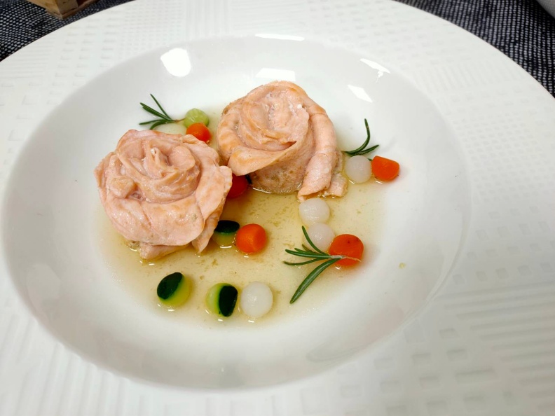 東方美人清香蒸魚。中國醫藥大學新竹附設醫院提供