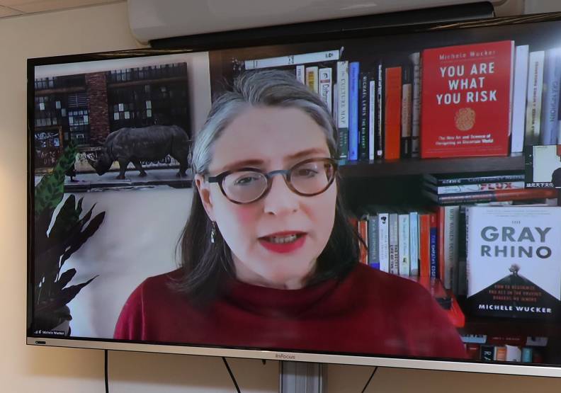 米歇爾.渥克接受《遠見》專訪,引領讀者看待 「風險指紋」對人類生存的重要性。張智傑攝