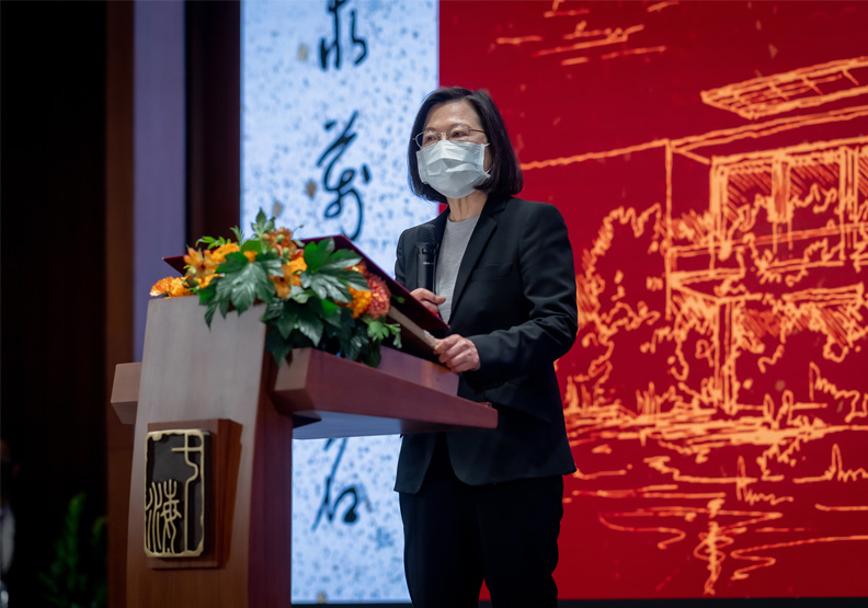 總統蔡英文22日出席桃園經國七海園區的蔣經國總統圖書館開幕典禮。總統府提供