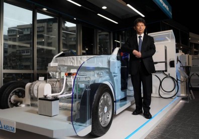 鄭平超前部署電動車，台達三度轉型市值翻三倍