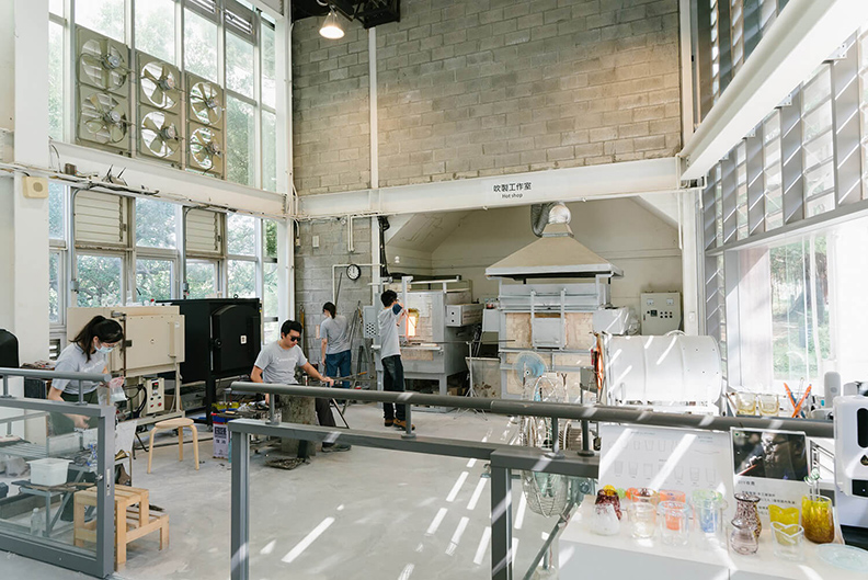Muji無印良品與春池玻璃攜手在Muji美麗華旗艦店打造玻璃工坊。(圖/Muji)