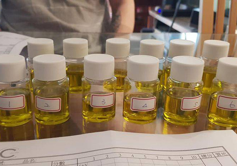 12杯、16次考試為獲取品油師資格的最大難關。王繹銨提供