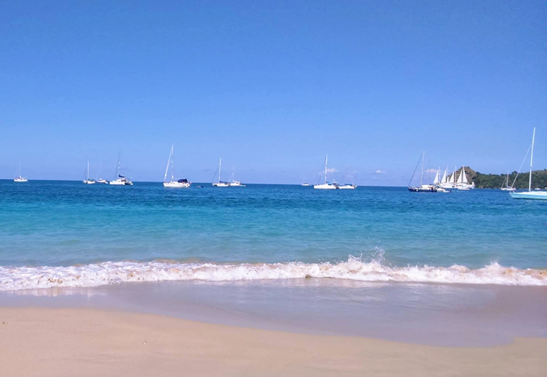 美麗的碧藍色加勒比海岸,是中美洲特有的風景。