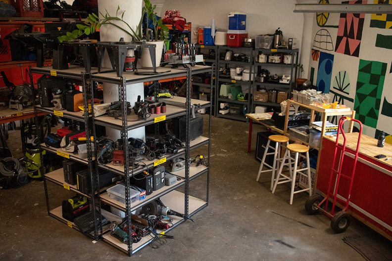 工具館內滿滿的工具。取自創新拿鐵,圖片來源:Chicago Tool Library FB