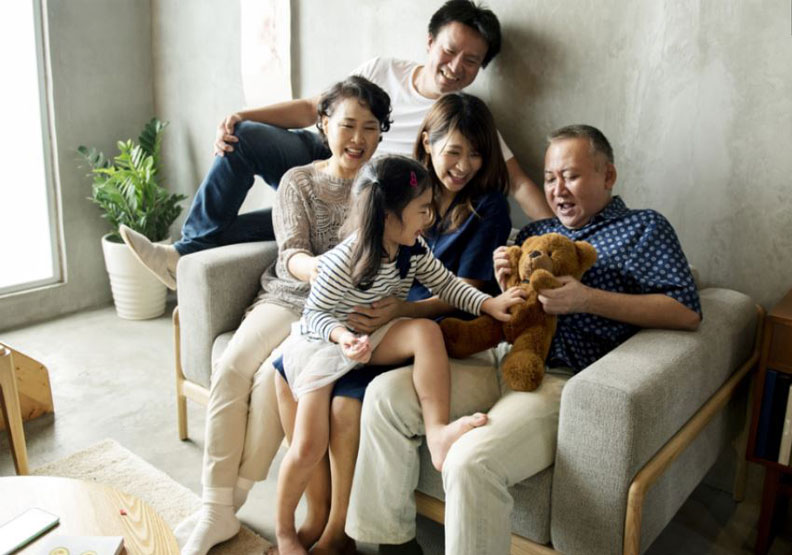 婆媳不必像母女，自在就好！心理師：５方法化解新世代婆媳問題
