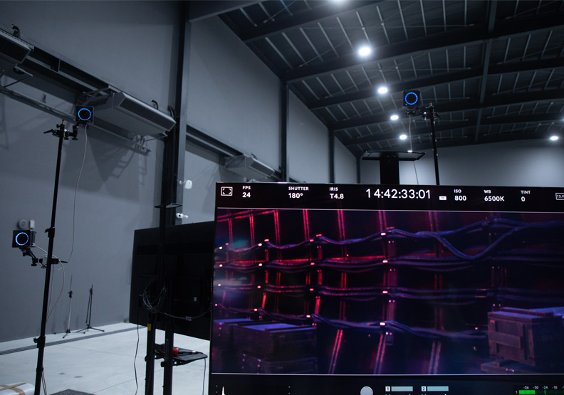 位在世新大學、全台最巨大的智能攝影棚。池孟諭攝